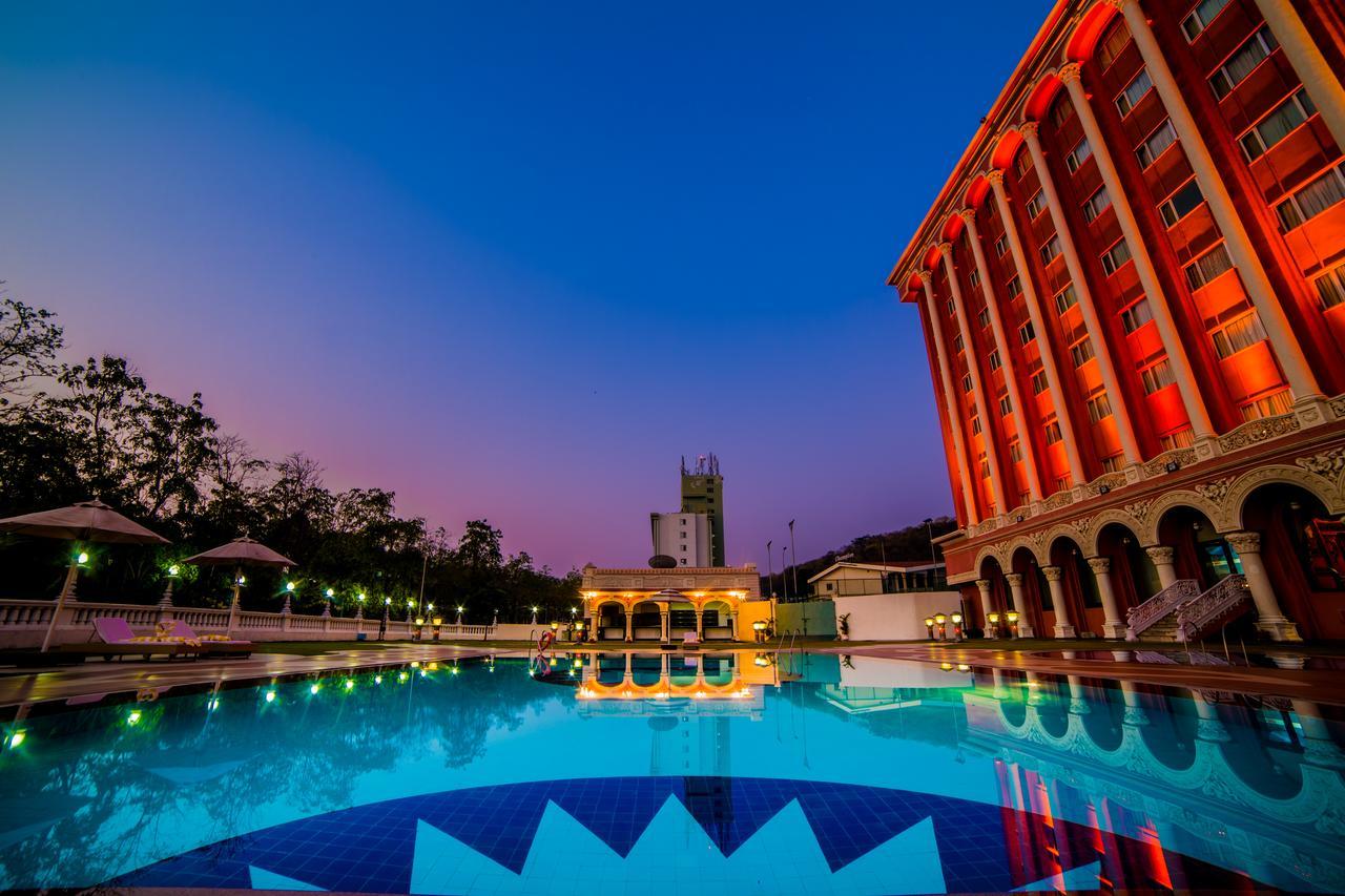 Ramoji Film City- Sitara Luxury Hotel Pedda Ambarpet Exterior foto
