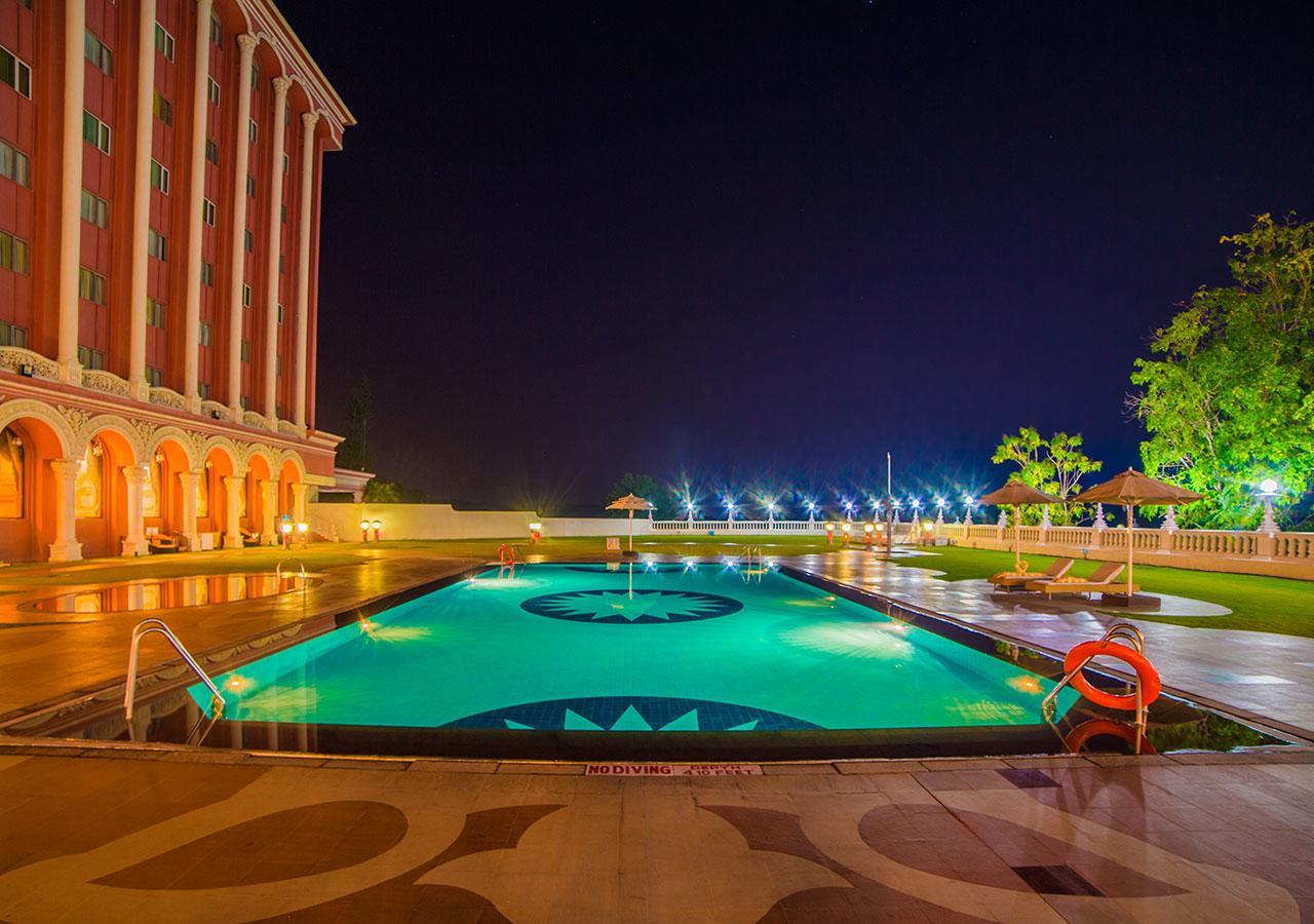 Ramoji Film City- Sitara Luxury Hotel Pedda Ambarpet Exterior foto